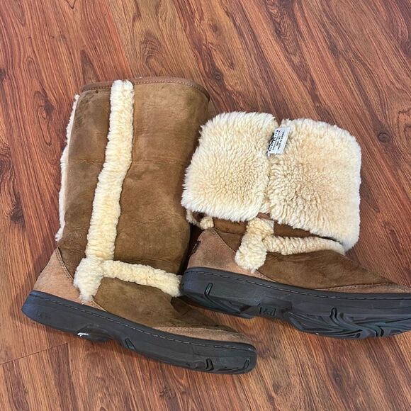 UGG's sundance boots size 7 tan  suede shearling - Picture 1 of 10